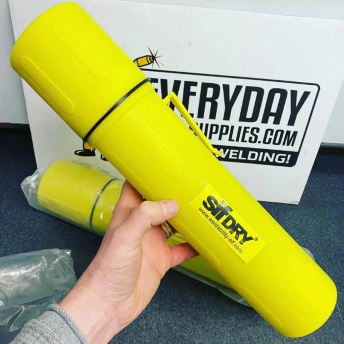 SifDRY® 14" Yellow Rod Cannister for Welding Elect - Image 3