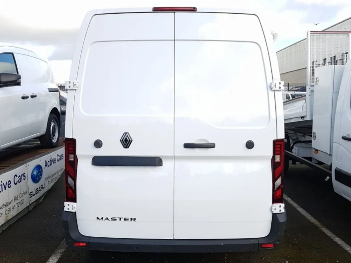 Renault Master LWB Advance ex vat Price Displayed - Image 3