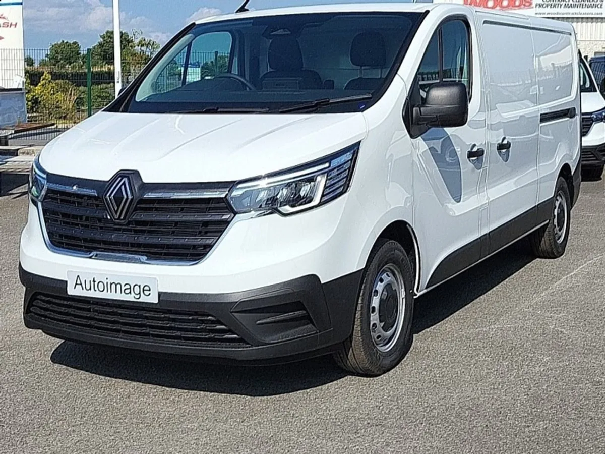 Renault Trafic 130BHP LWB EX VAT Price Displayed - Image 2
