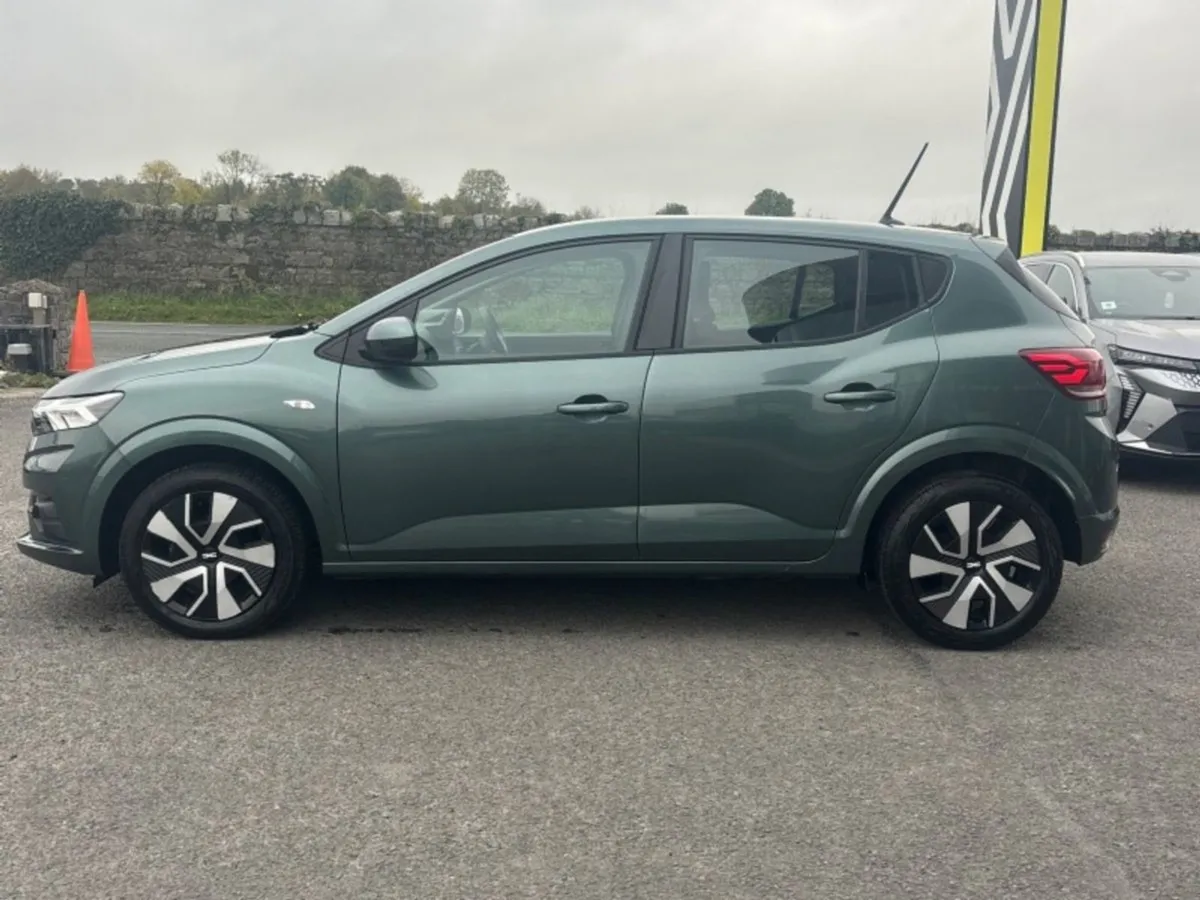 Dacia Sandero Expression TCe 90 5Sp Gsr2 - Image 4