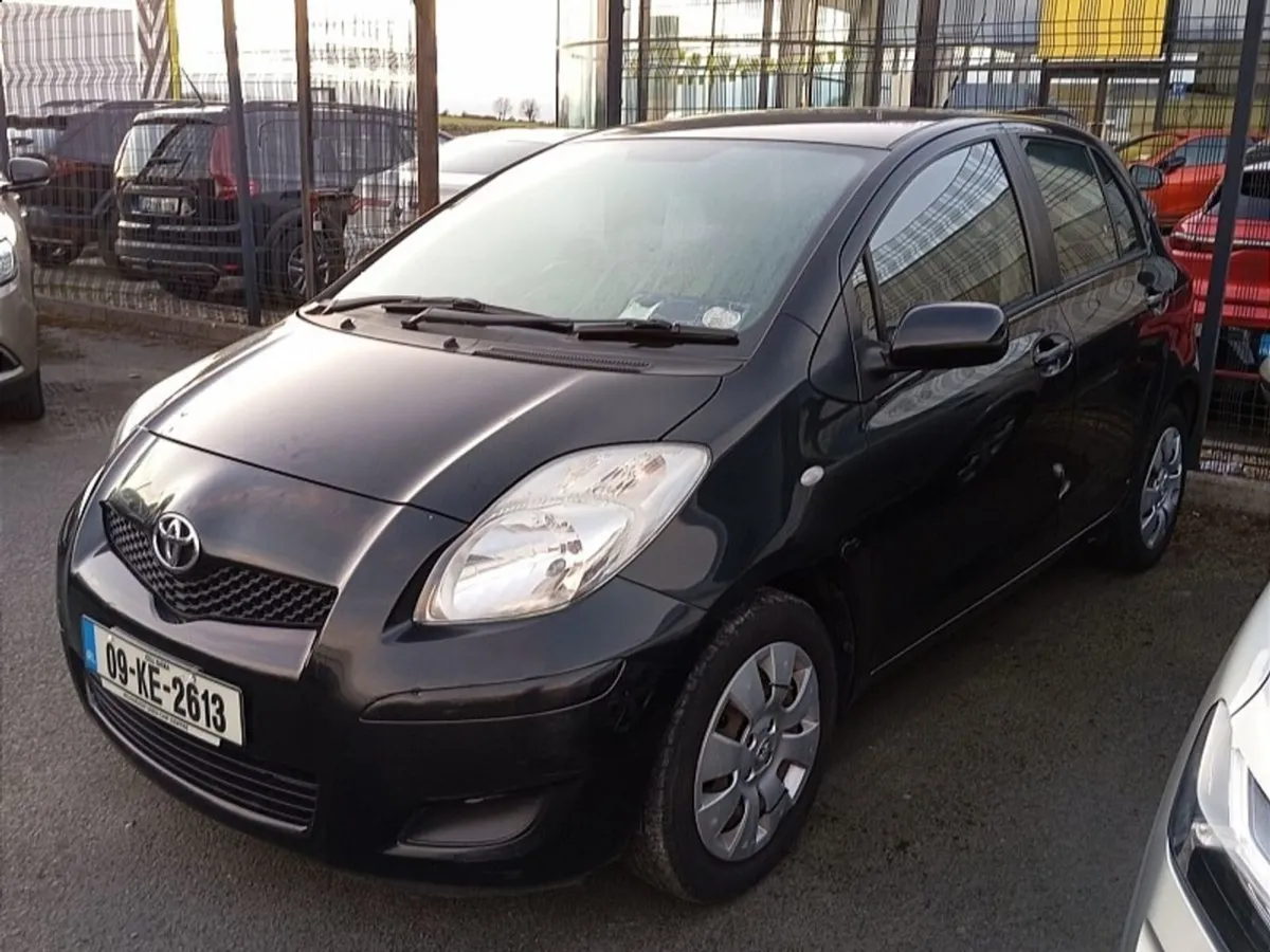 Toyota Yaris 1.0 Vvt-i 5Dr Aura (dealer Sale) - Image 1