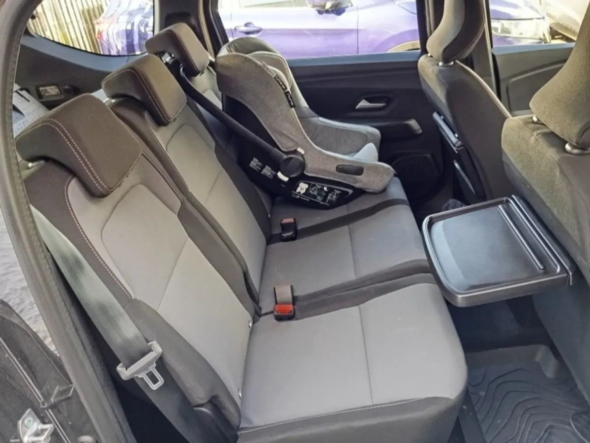 Dacia Jogger TCe 110 Extreme SE - Image 4