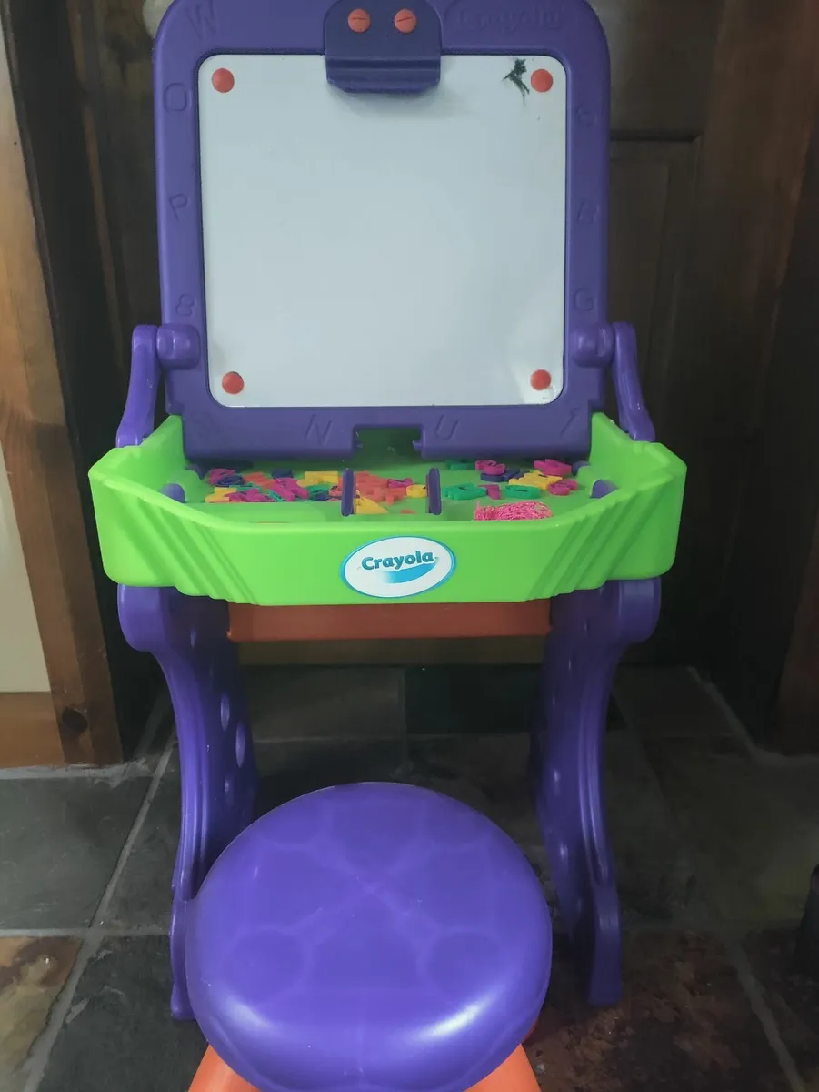 Crayola Art Table & Chair - Image 1