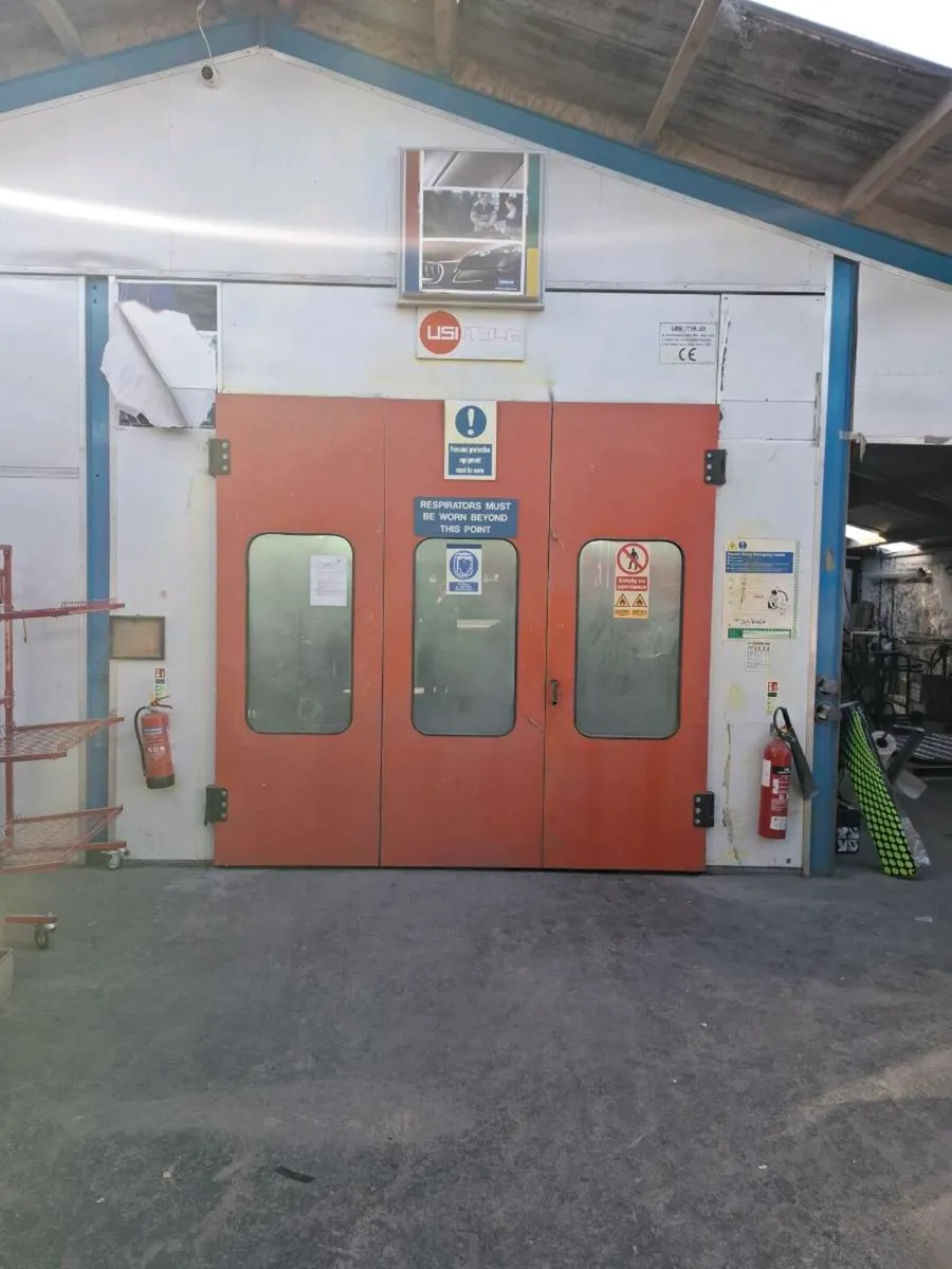 Garage Equipment Spray Booth Scissors Lift - Image 1