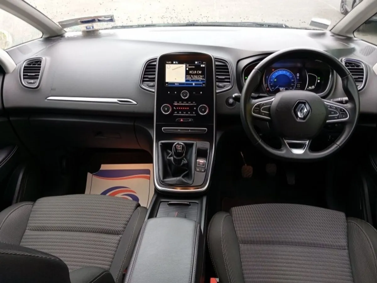 Renault Scenic Iconic DCI 120 Family MPV / Large - Image 4