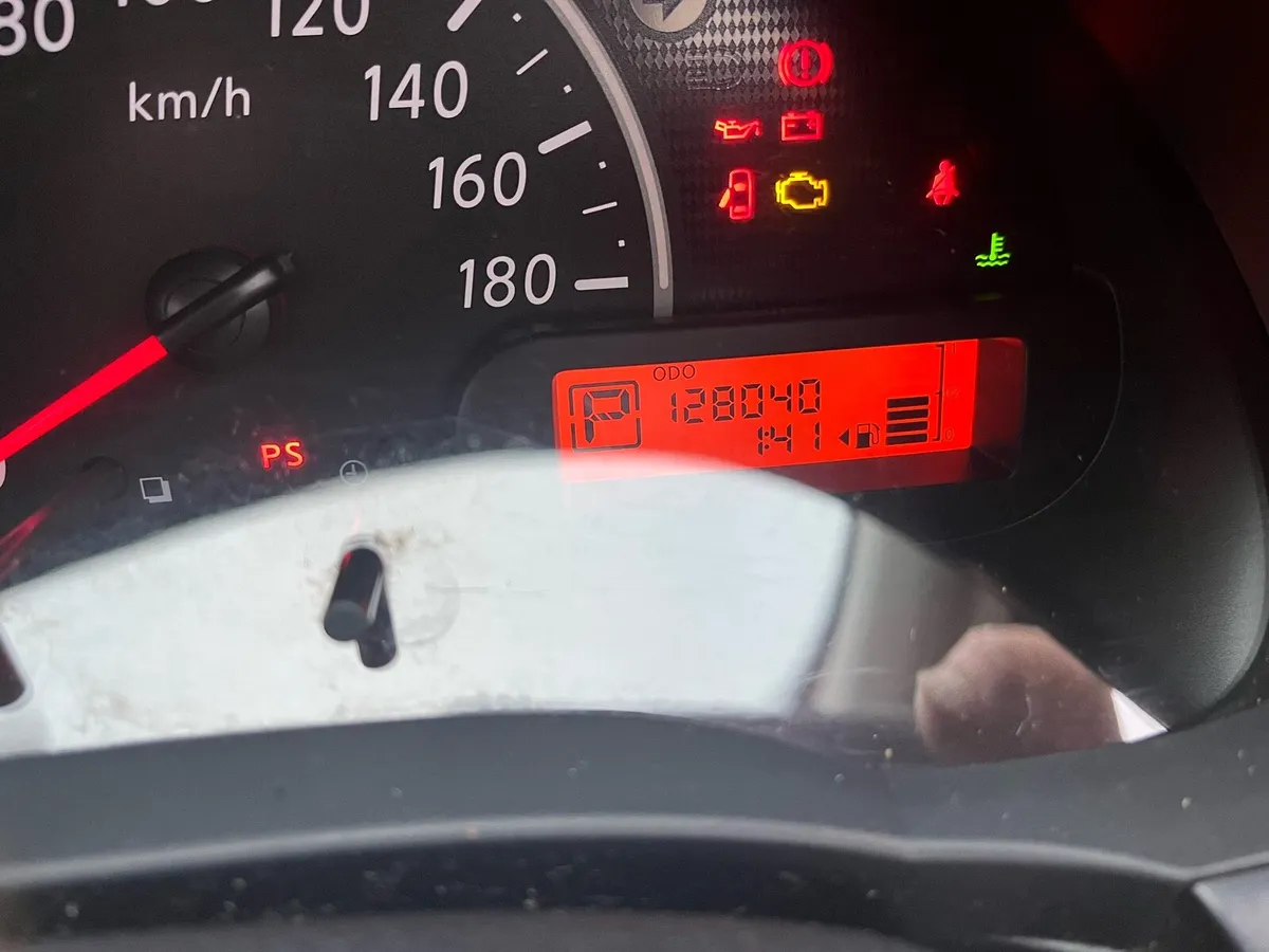 Nissan micra - Image 4