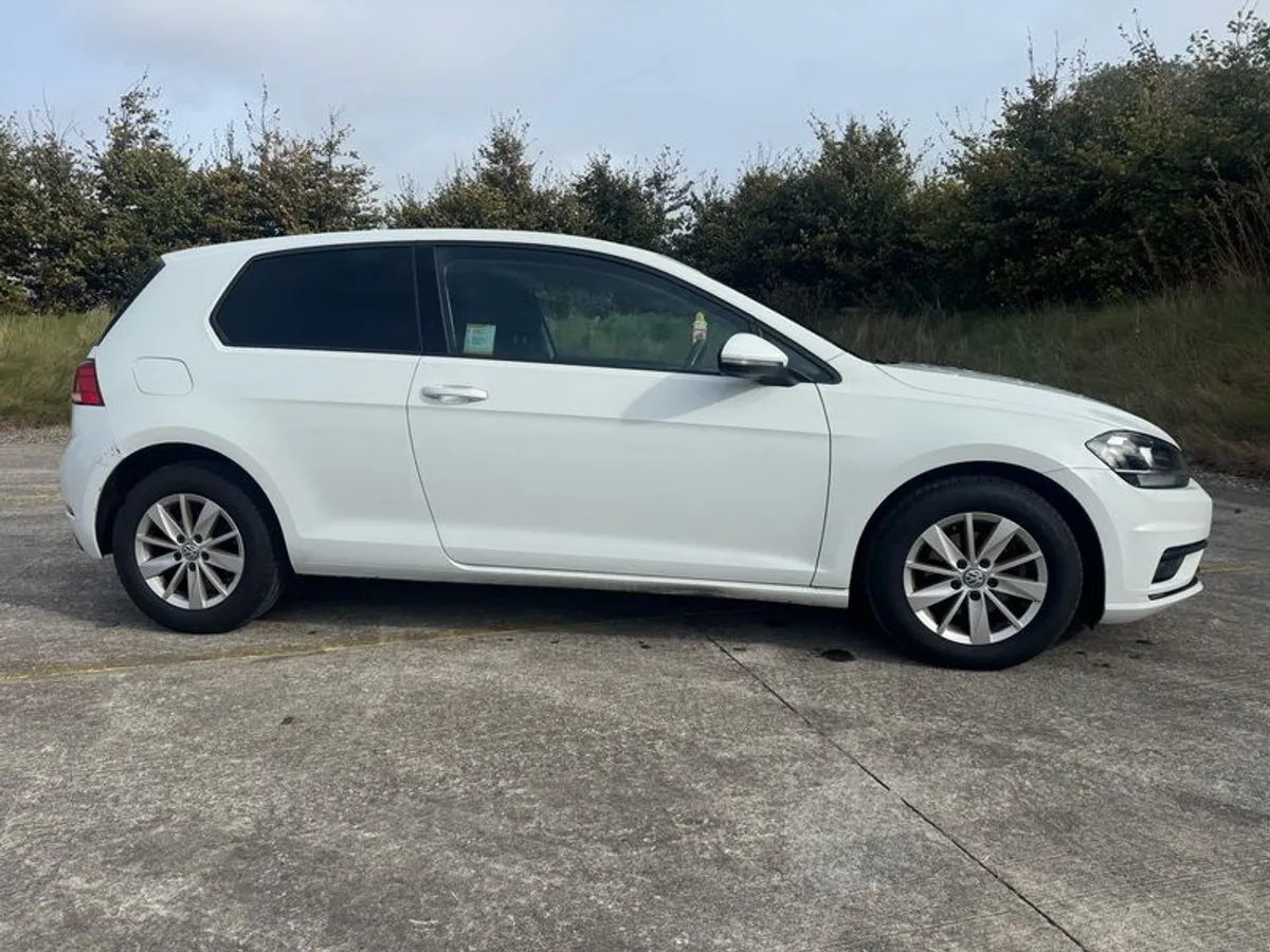 2017 Volkswagen Golf Commercial in excellent condition with Very low mileage.. - Image 3