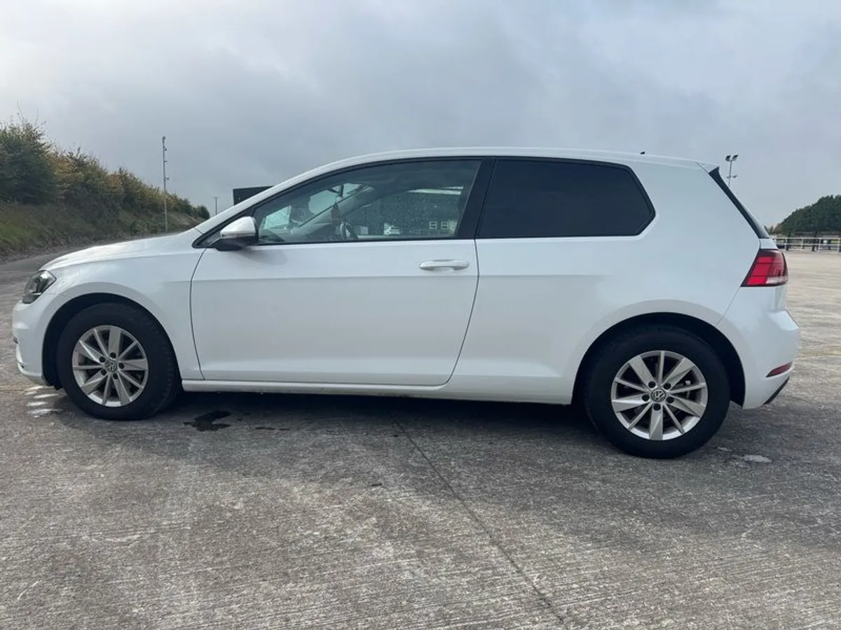 2017 Volkswagen Golf Commercial in excellent condition with Very low mileage.. - Image 4