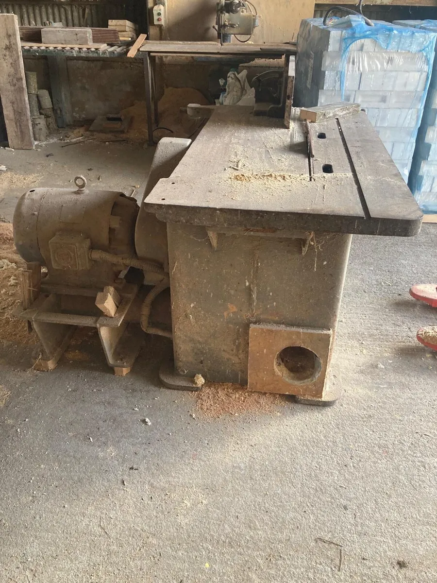 Table Saw - Image 2