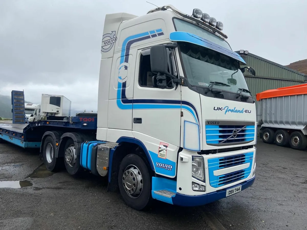 Volvo Other 2011 - Image 2