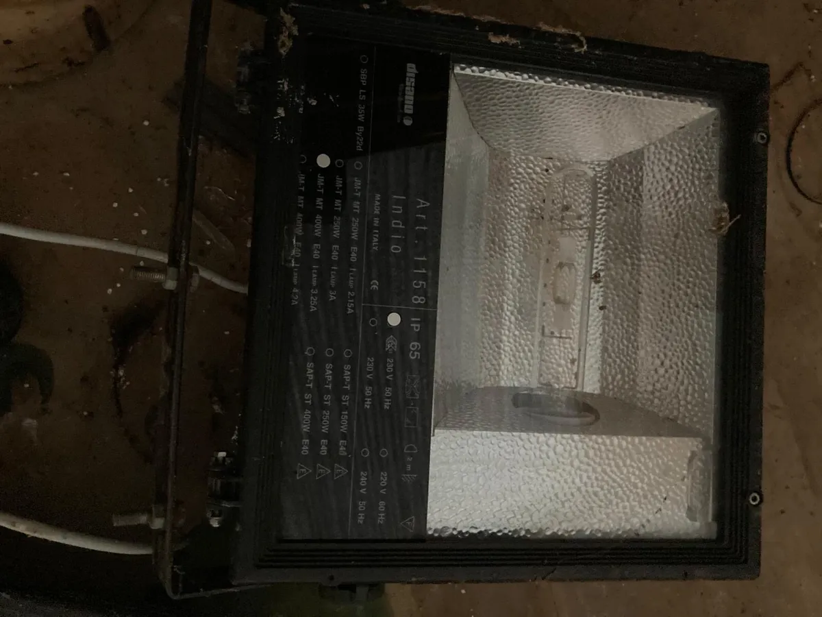 Flood lights - Image 2