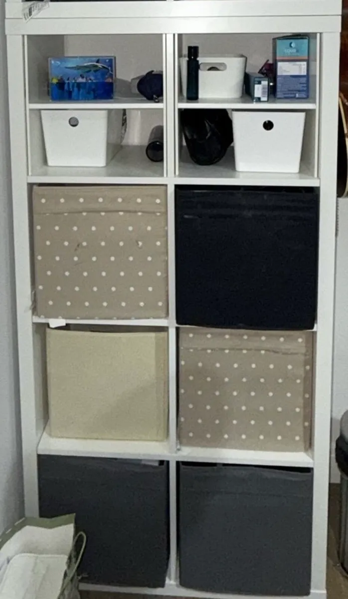 Tall Unit with 4Boxes and 2 shelf’s - Image 1