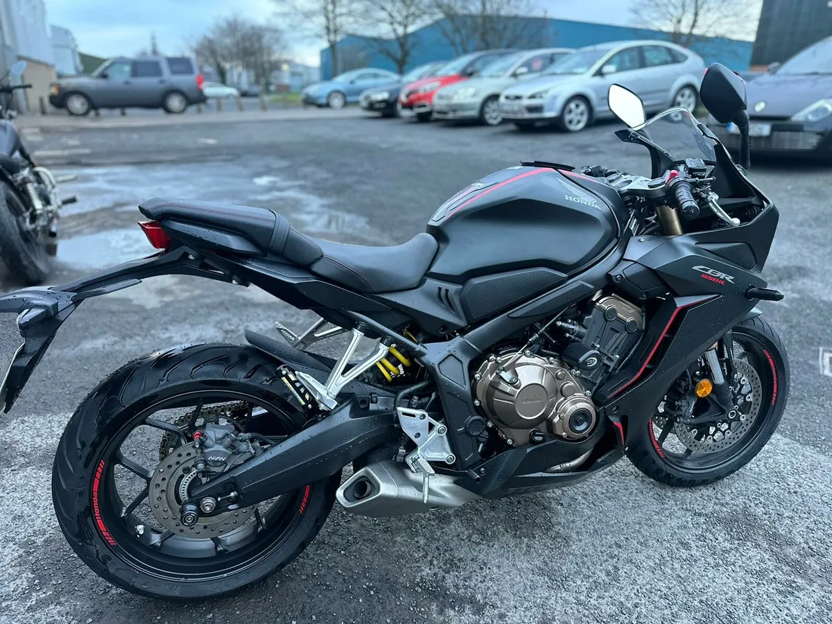 2020 Honda cbr650r - Image 2