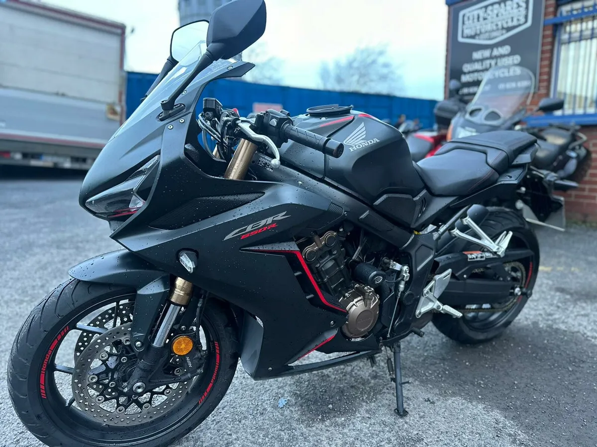 2020 Honda cbr650r - Image 3