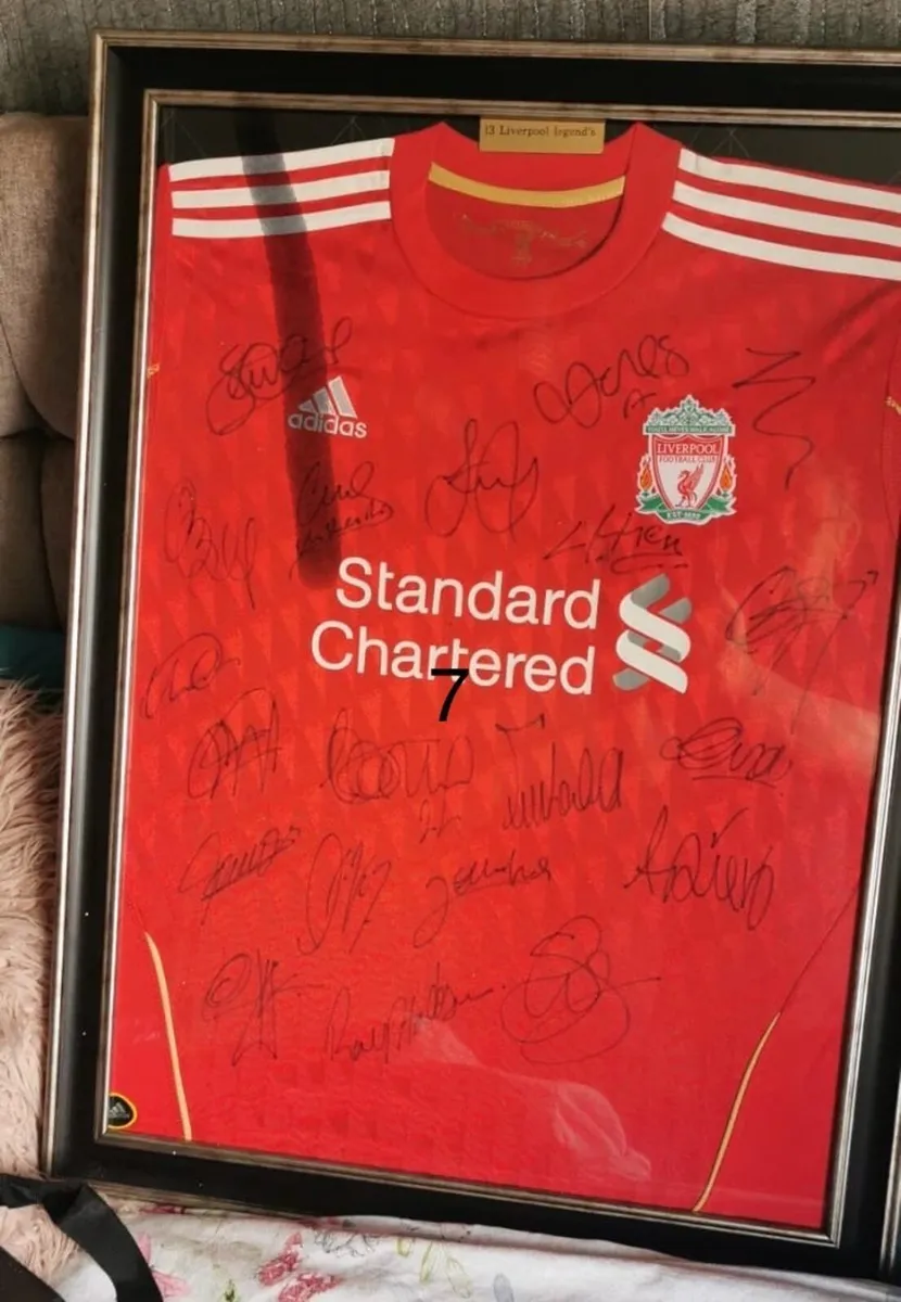 Framed football Jerseys - Image 3