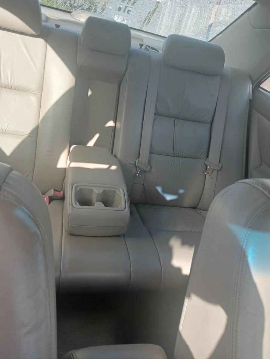 Toyota Camry 2002 XLE - Image 3