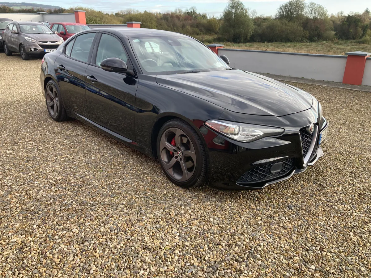 Alfa Romeo Giulia 2017 - Image 1