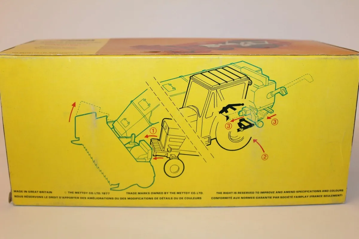 Corgi David Brown 1412 Tractor & Combine Harvester - Image 3