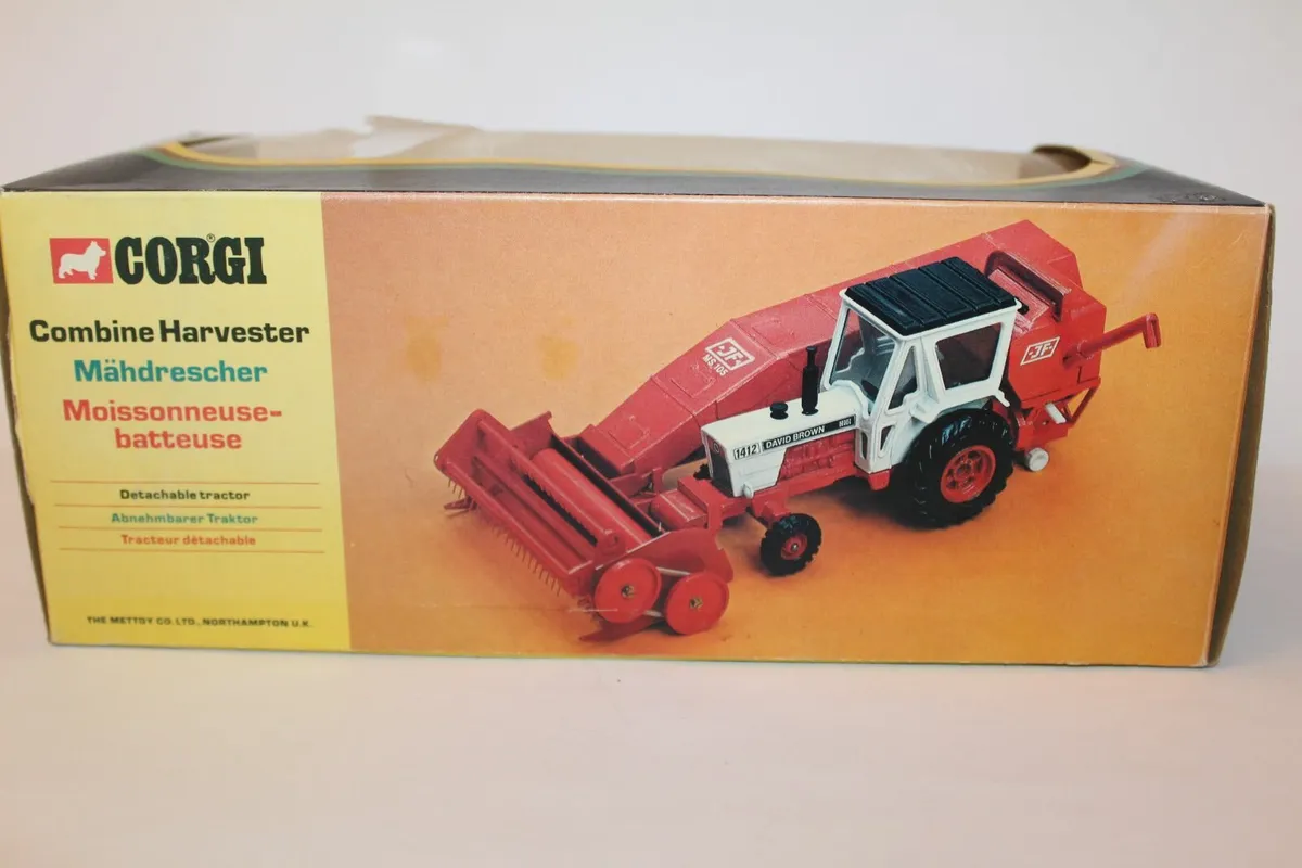 Corgi David Brown 1412 Tractor & Combine Harvester - Image 4