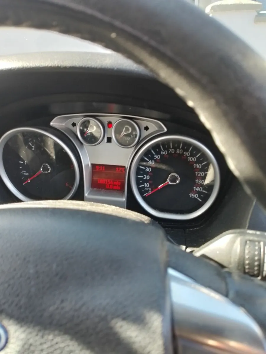 Ford Focus 2009 - Image 2