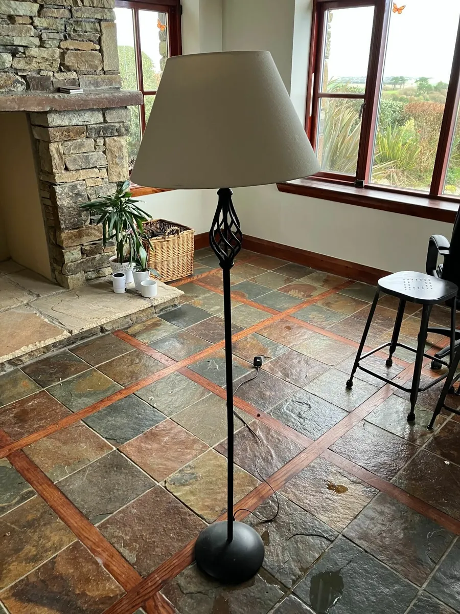 floor lamp