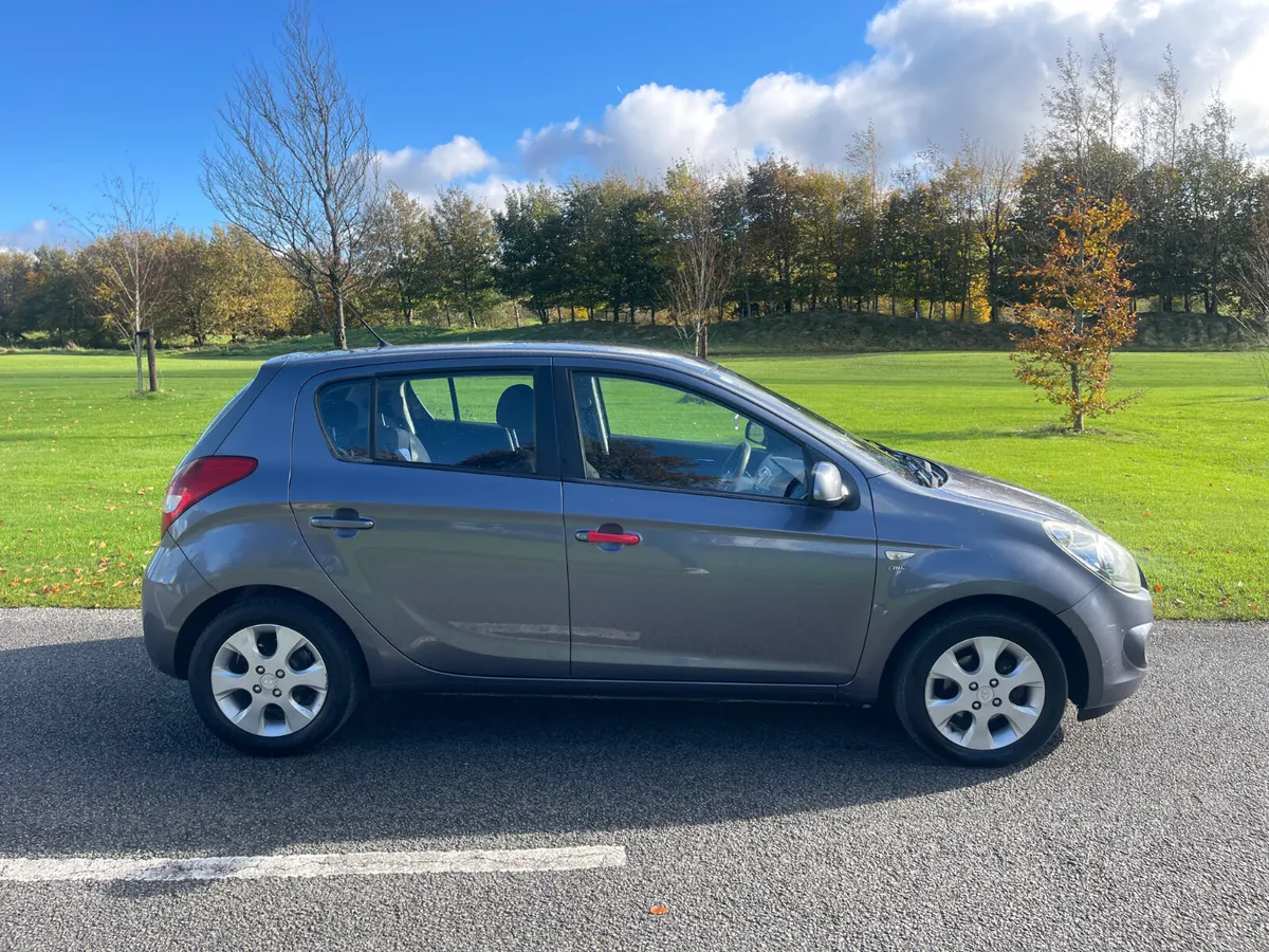 Hyundai i20 2009 - Image 2
