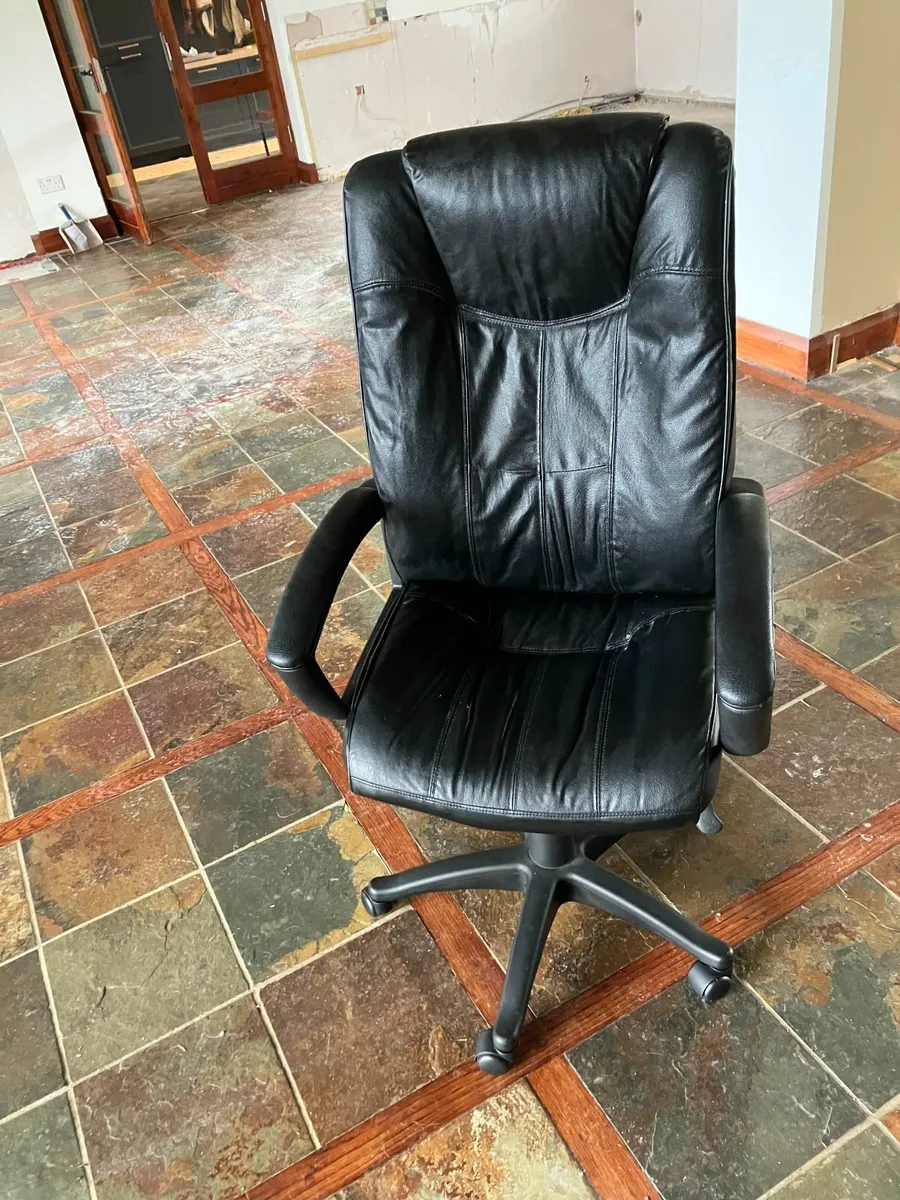 Office Chair - Image 1