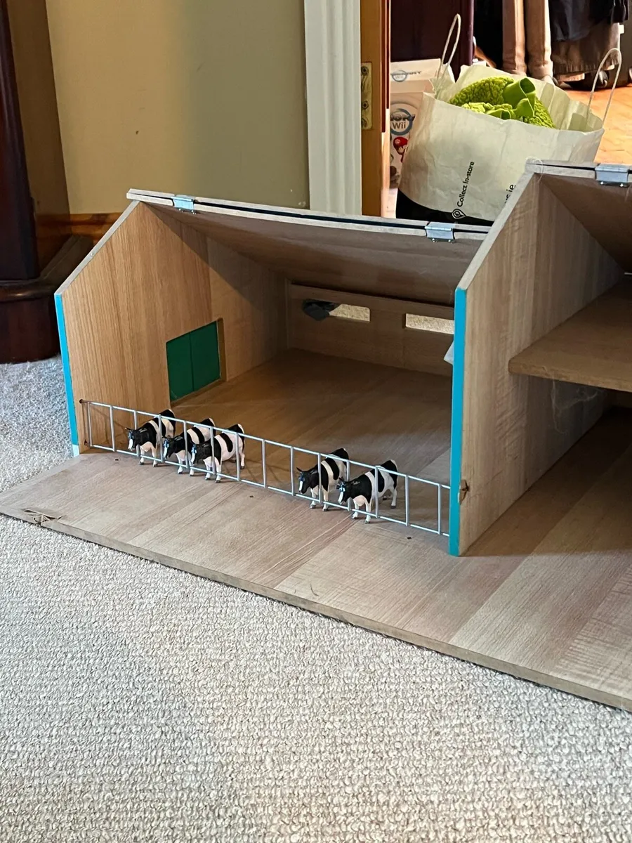Farm (toy) sheds - Image 4