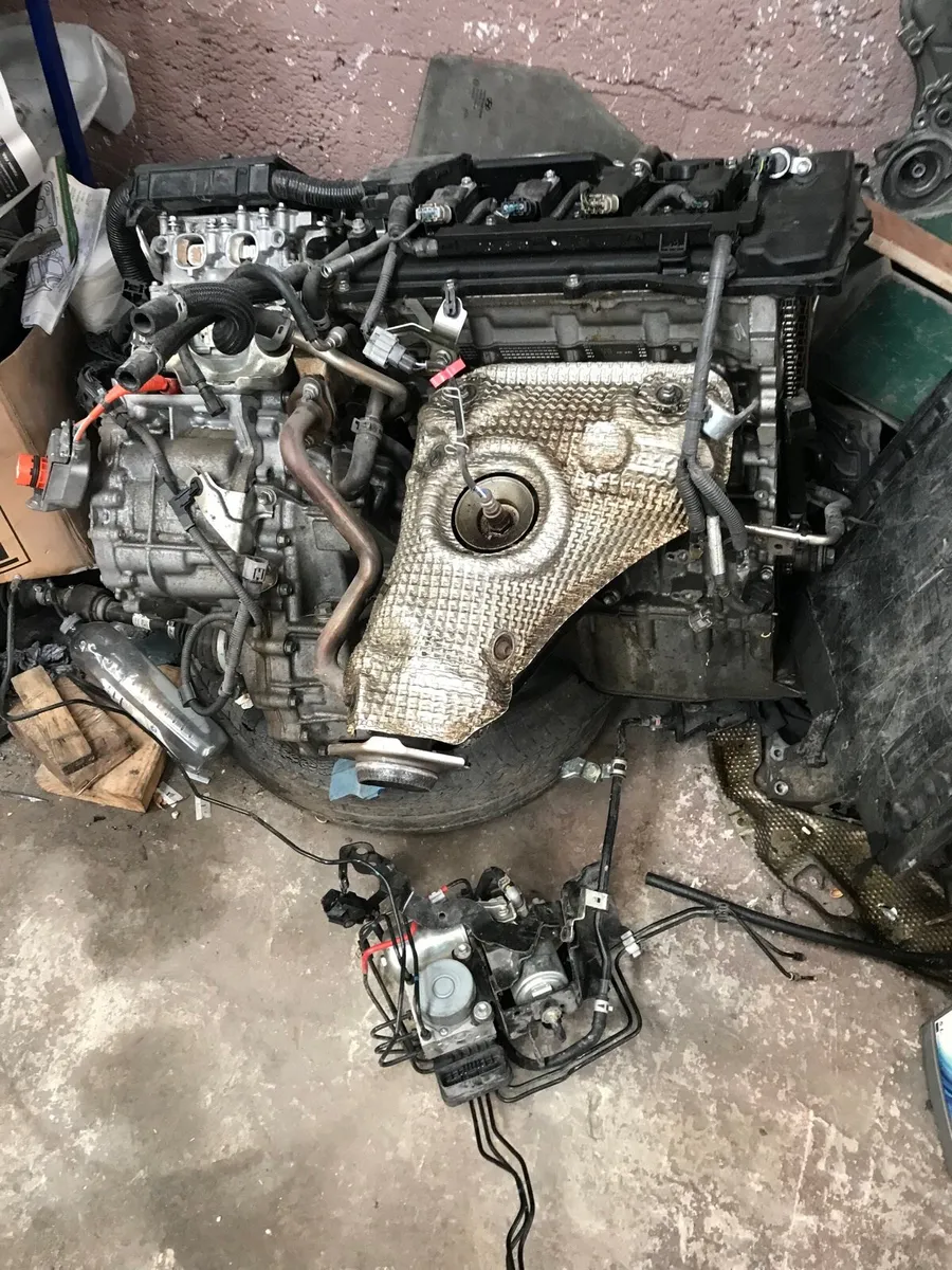 Toyota Corolla 2019 breaking complete car with en - Image 3