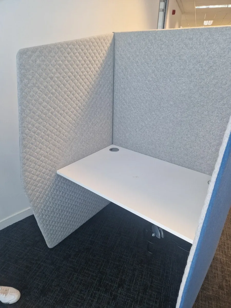 Boss Design Snug Single User Workspace Pods
