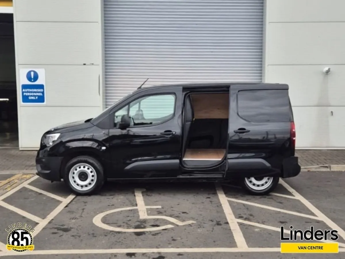 Opel Combo 3 Seats - Full Service History - Image 3