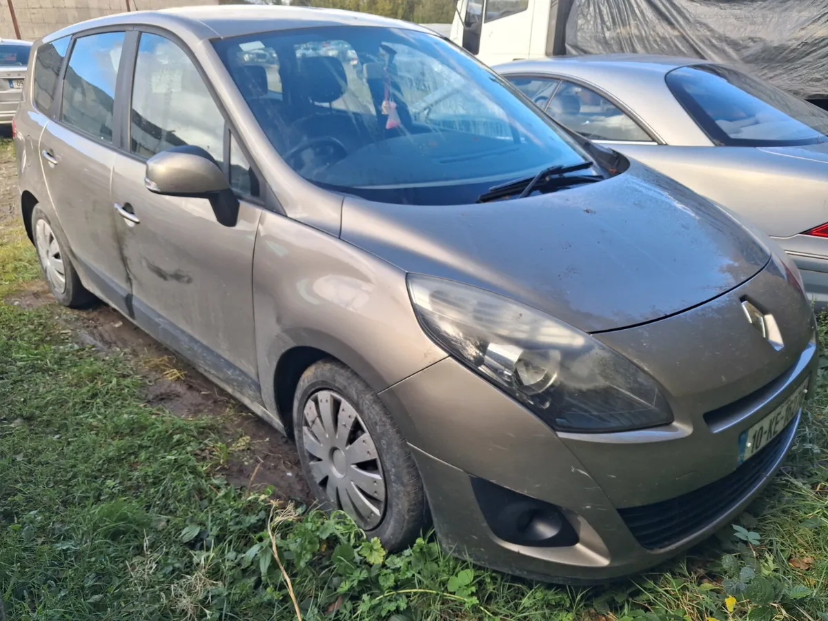 2010 Renault Scenic parts - Image 1
