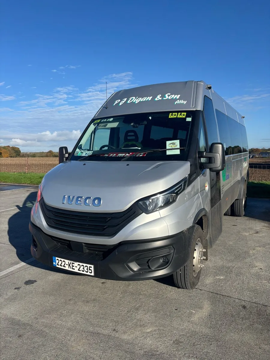 2022 reg Iveco low KLM’s wheel chair bus 22 seater - Image 2