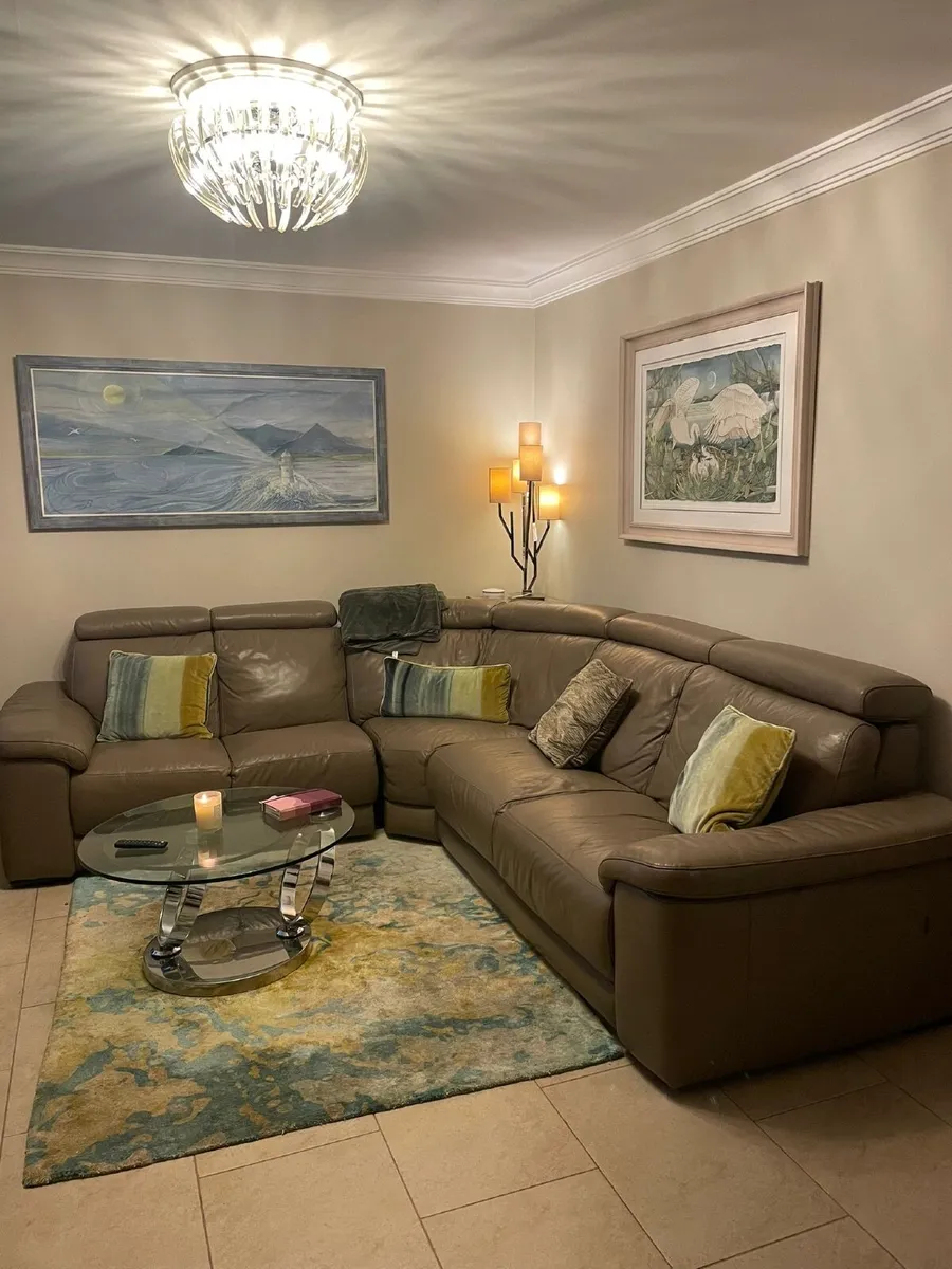 Corner couch - Image 2