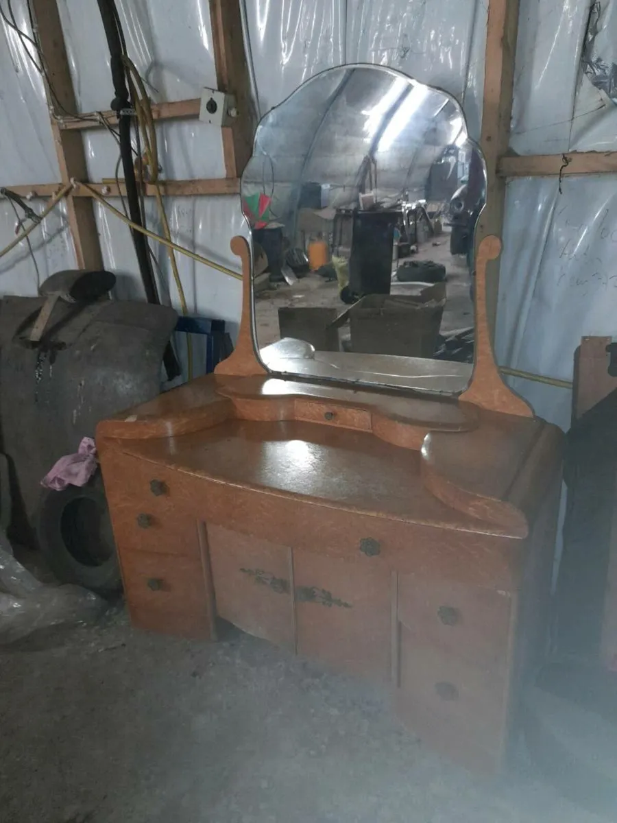 Antique dressing table - Image 1