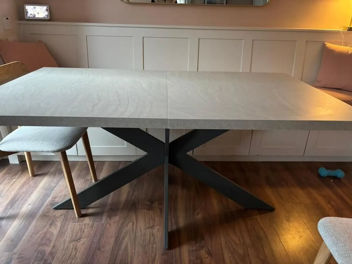 Extendable dining table - Image 4