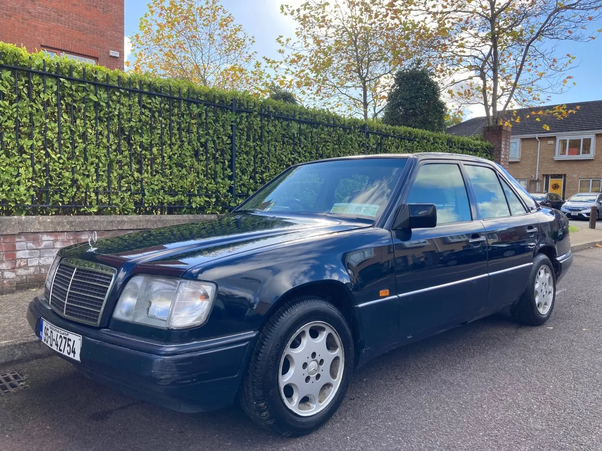 1995 Mercedes-Benz E200 - Image 3