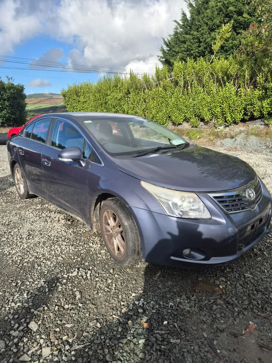 Toyota Avensis - Breaking only - Image 1