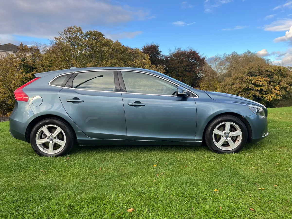 2014 Volvo V40 1.6 D2 SE 103k kms - Image 4