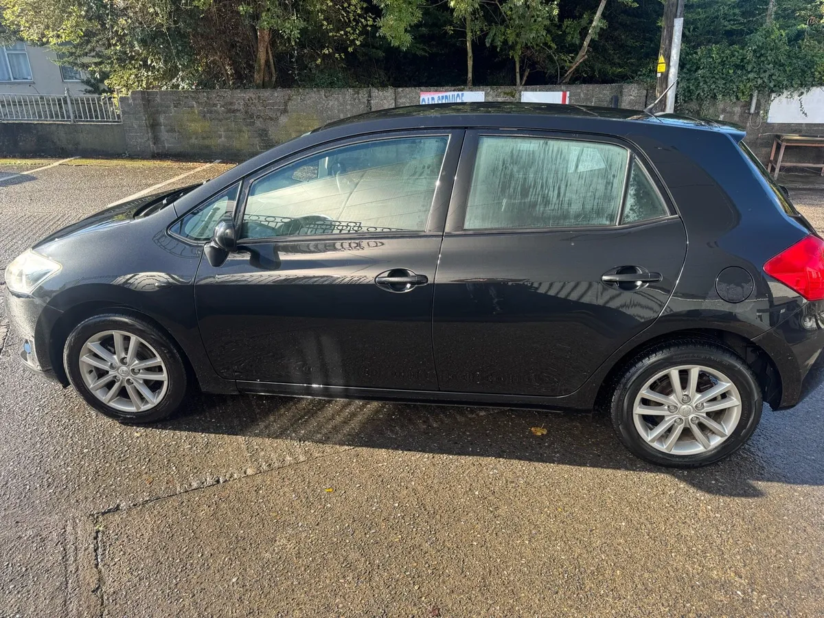 Toyota auris - Image 2