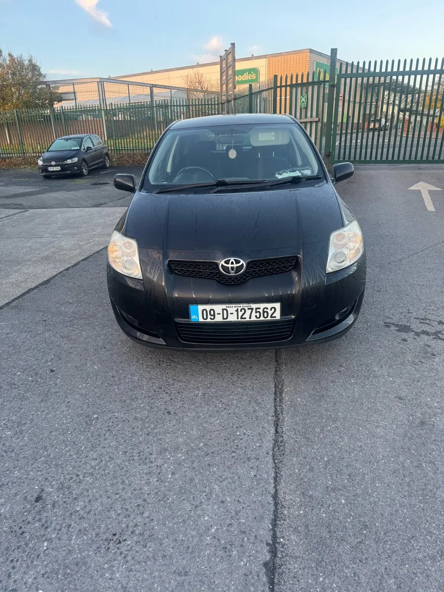 Toyota auris - Image 1
