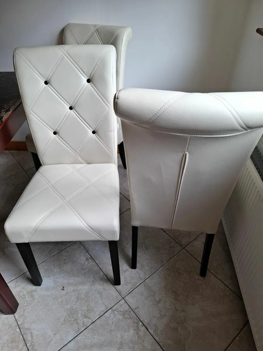 Kitchen Table and Chairs - Image 1