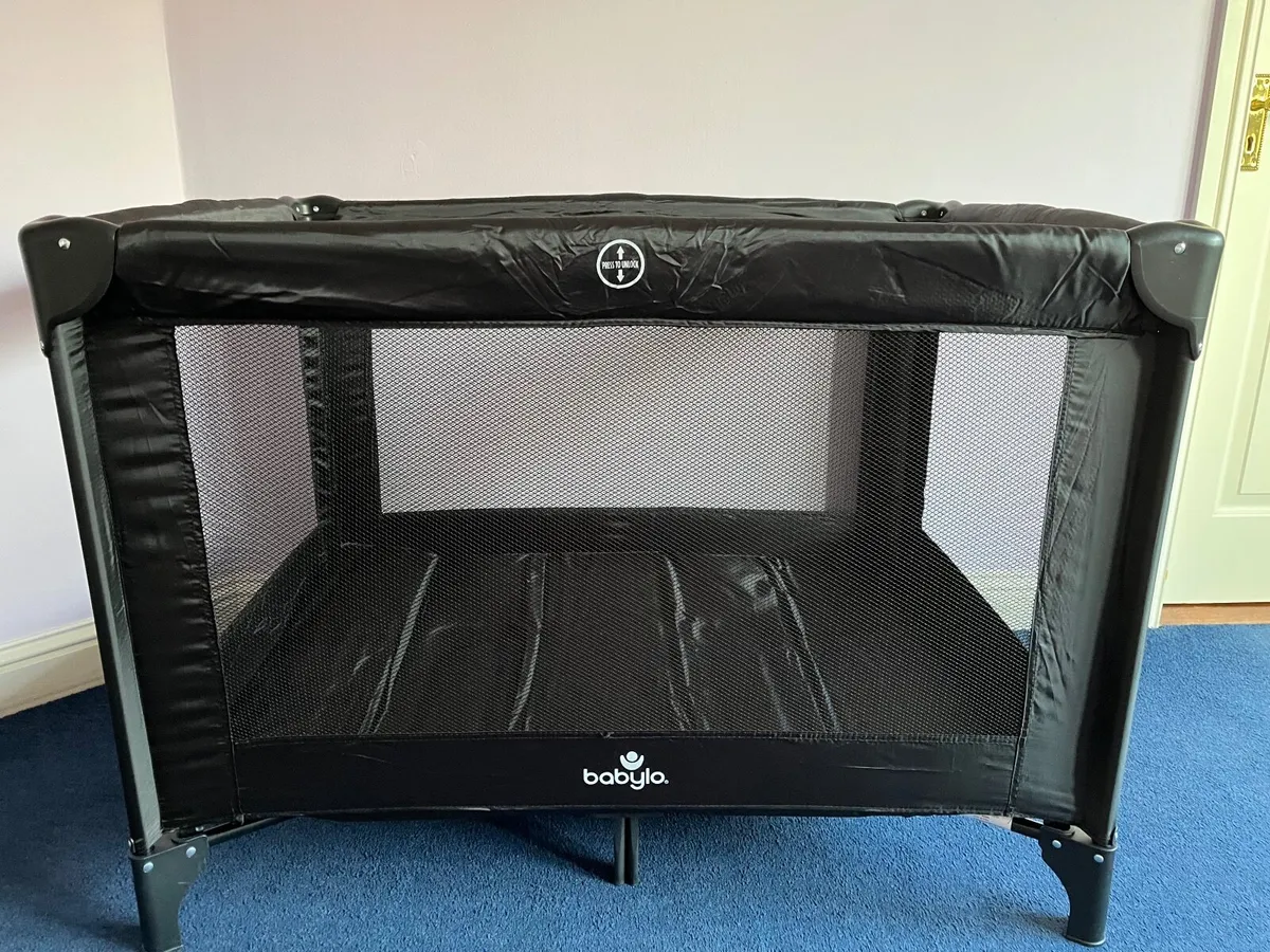 Travel Cot - Image 3