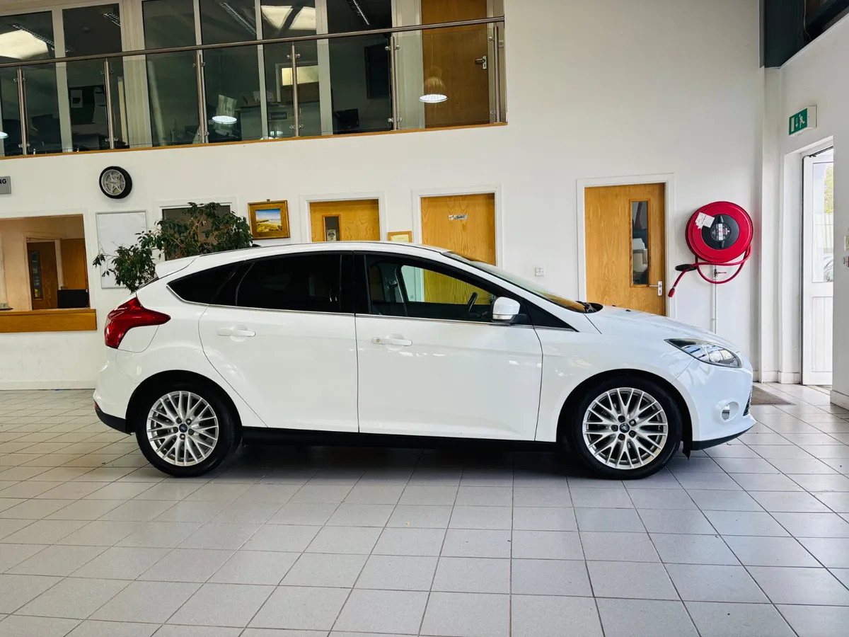 Ford Focus 2013 - Image 3