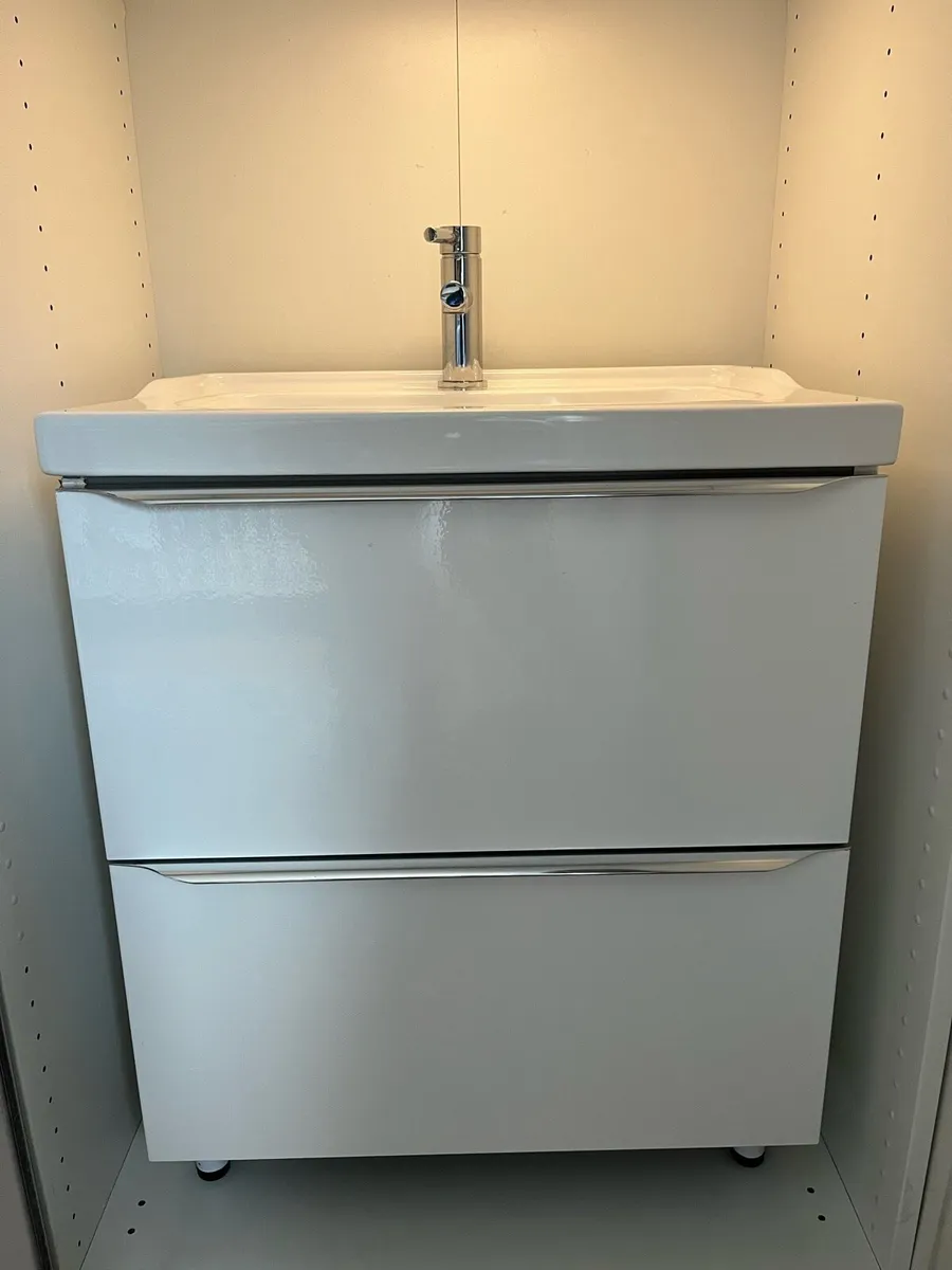 Bathroom Vanity’s Unit - Image 1