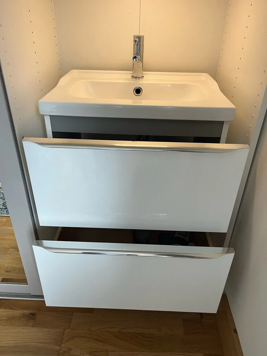 Bathroom Vanity’s Unit - Image 4