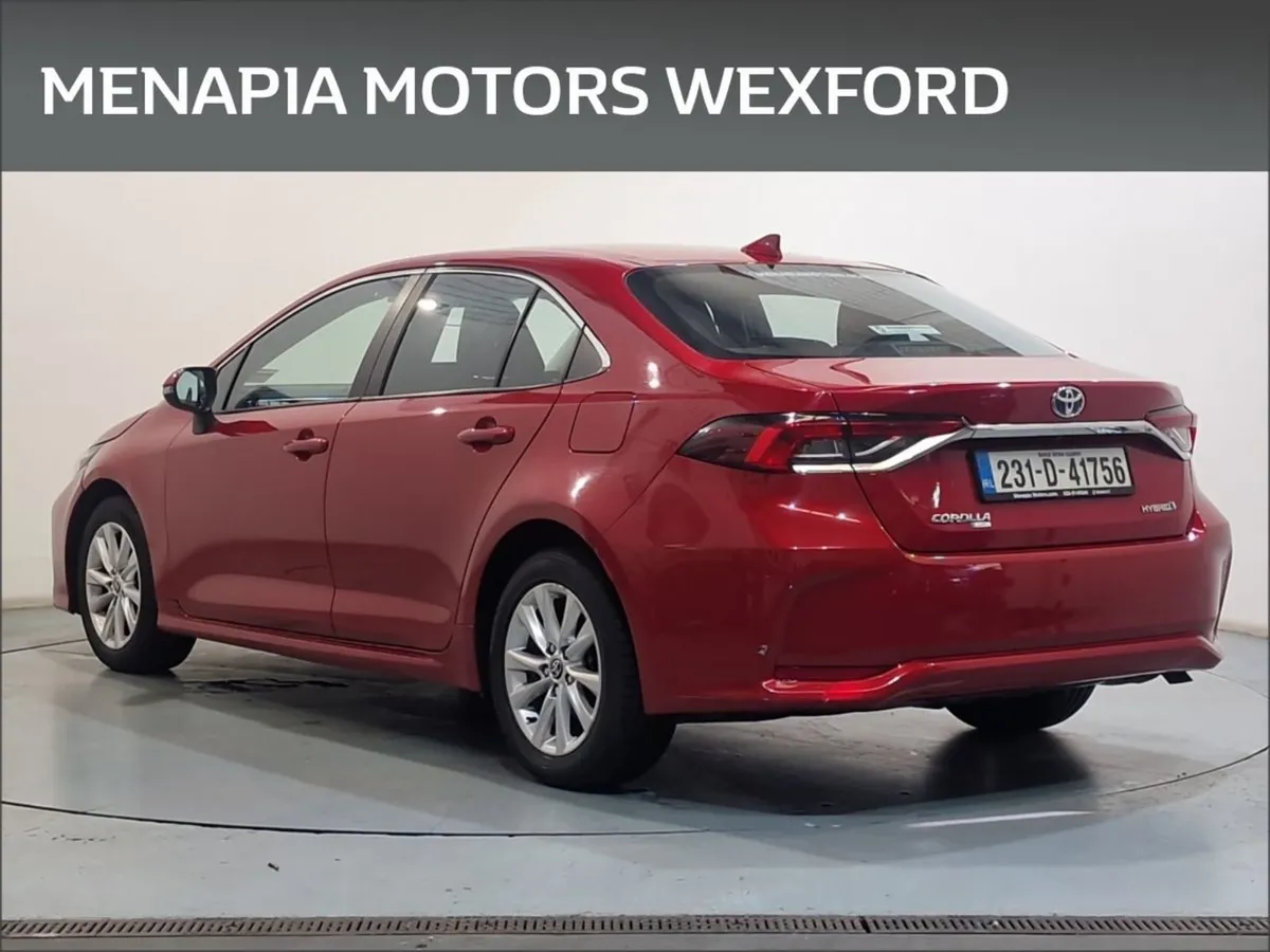 Toyota Corolla 1.8 Hybrid Luna Saloon - Image 4