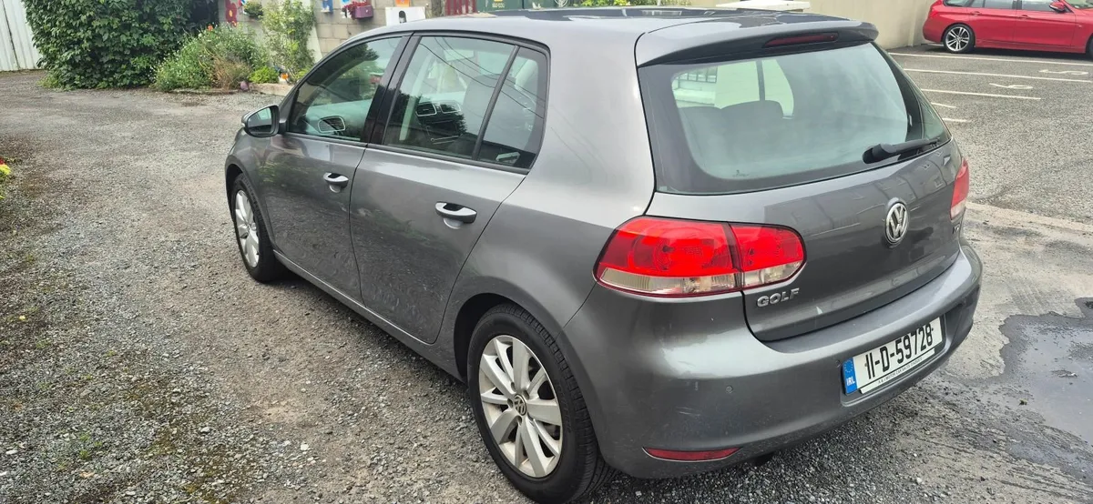 Volkswagen Golf 2011 - Image 2