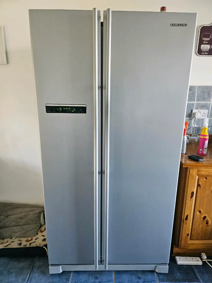 Samsung American Style Fridge Freezer - Image 2