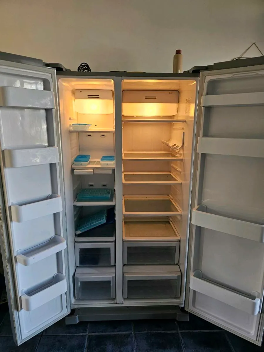 Samsung American Style Fridge Freezer - Image 3